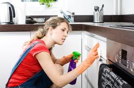 Clever Cleaning Tips for Your Kitchen