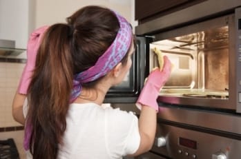 3 easy steps to microwave cleaning